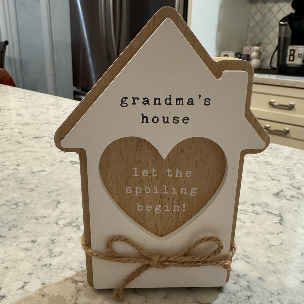 Grandma's House Heart Decor - White and Brown